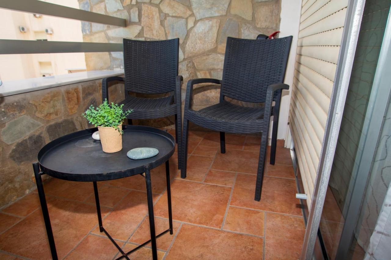 Central, By Sea, Seaview, Renovated 1 Bedroom Flat Larnaca Luaran gambar