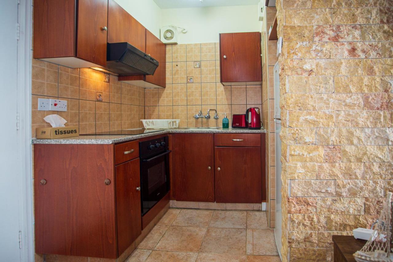 Central, By Sea, Seaview, Renovated 1 Bedroom Flat Larnaca Luaran gambar