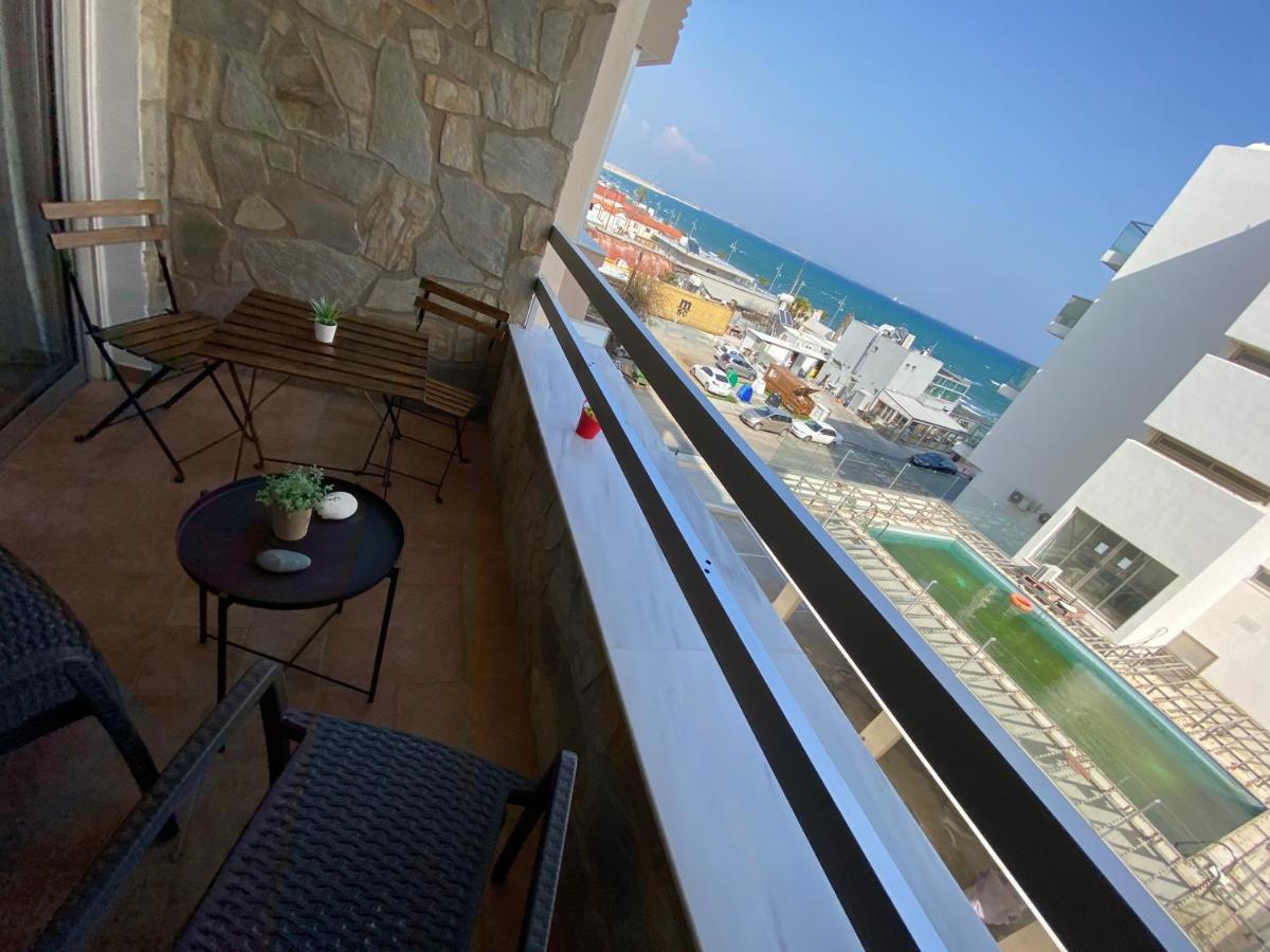 Central, By Sea, Seaview, Renovated 1 Bedroom Flat Larnaca Luaran gambar